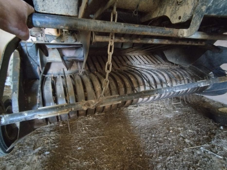Enfardadeira de rolos BR740A