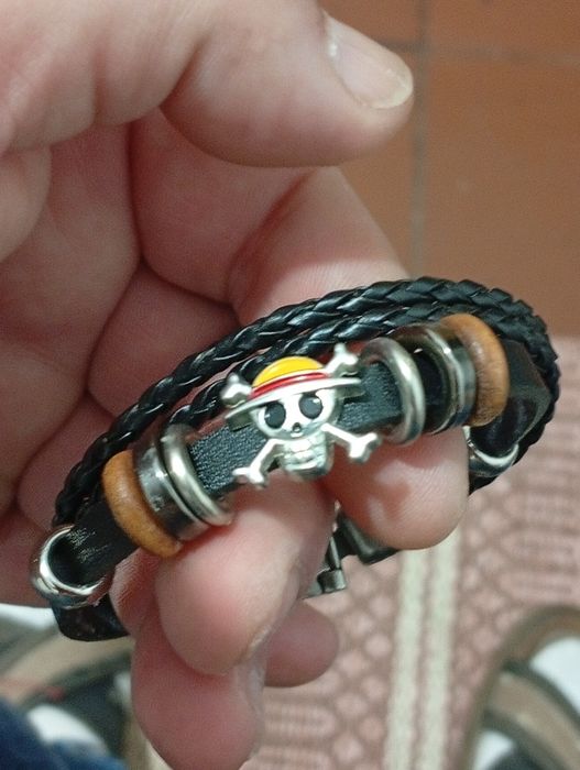 Pulseira com Símbolo Caveira