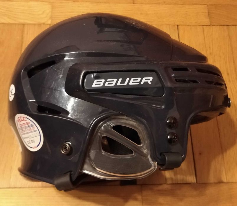 Kask do gry w hokeja