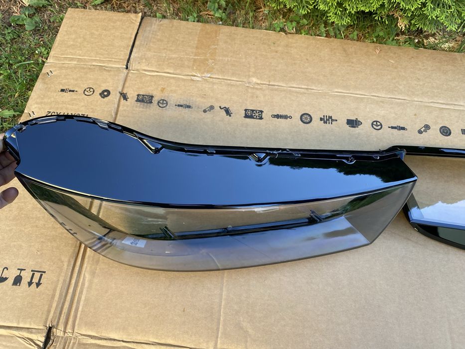Скло фари Audi Q5 2017 2020