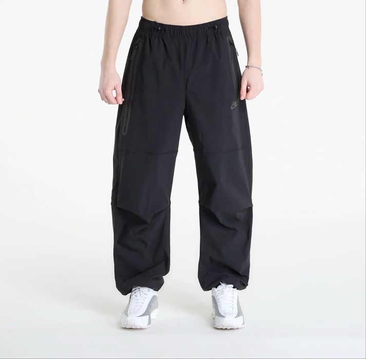Штани Nike Tech MEN'S WOVEN PANTS | IU6966-010
