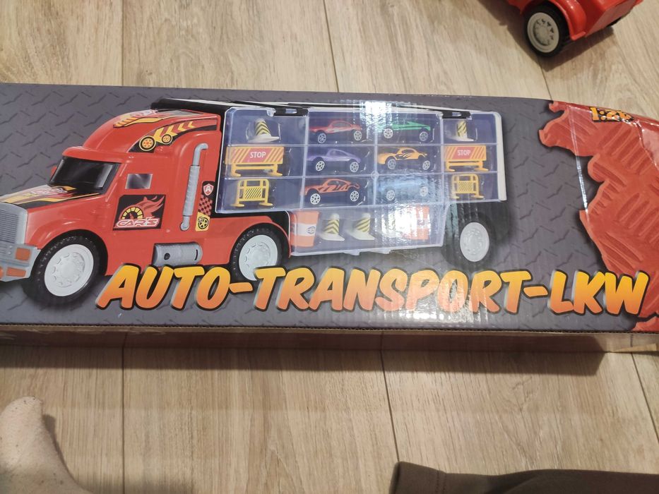 Auto ciężarówka z samochodami