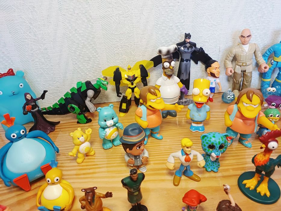 Колекційні фігурки персонажі з Macdonald's Disney Moshi Monsters Playmobil Simpsons