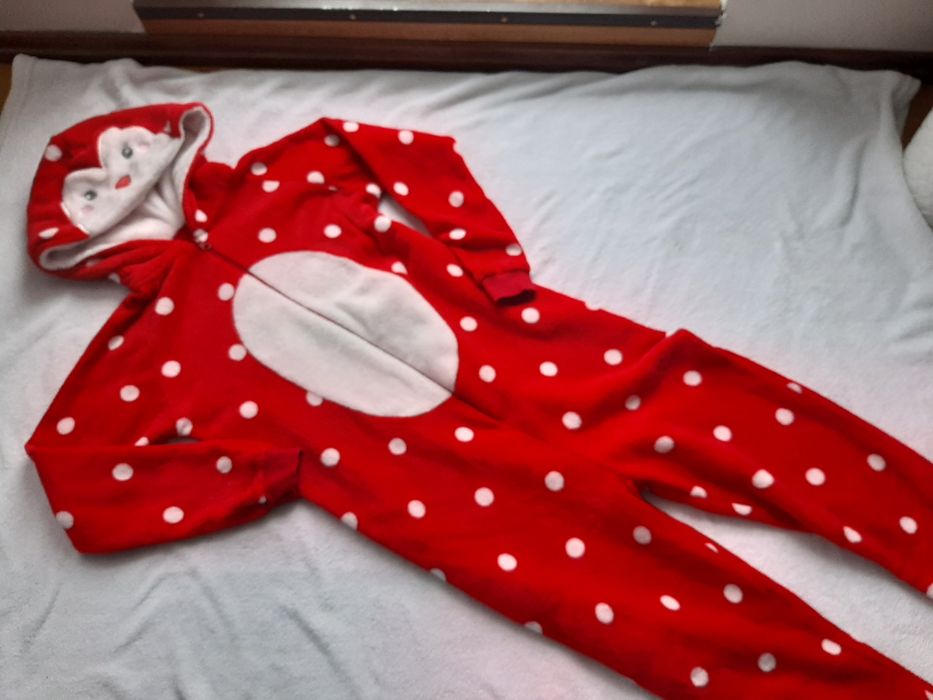 Pajac, piżama pingwin 140cm 8l