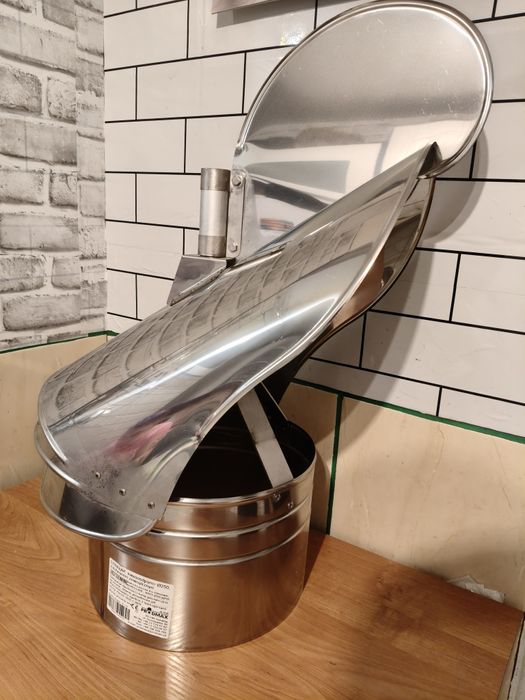 Strażak fi 250 mm z podstawą 500x500, nasada kominowa