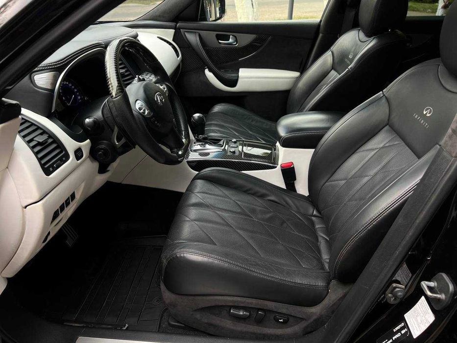Infiniti QX70 2013