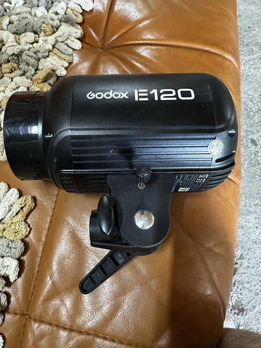 Спалах студійний GODOX E120