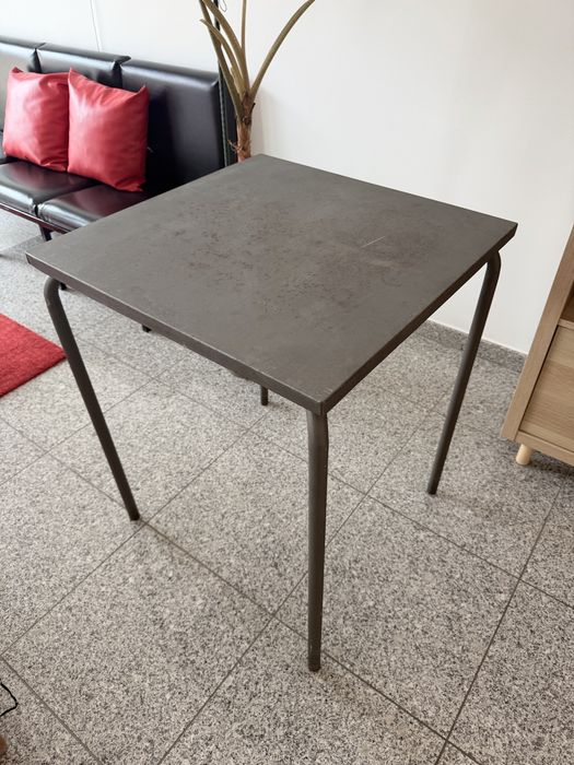 Cadeiras e Mesa Adico