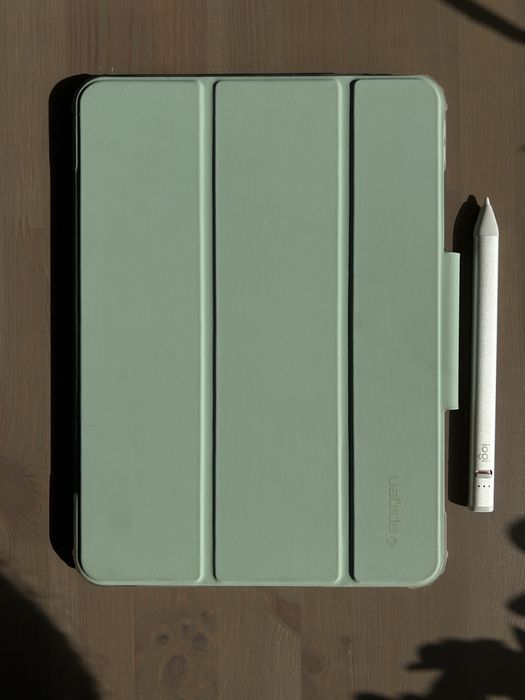 iPad Air 4 256GB LTE + rysik Logitech + etui | stan jak NOWY