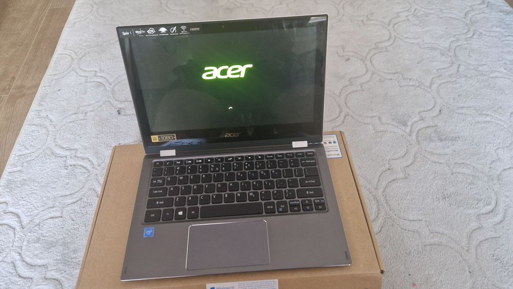 Komputer Netbook Acer.
