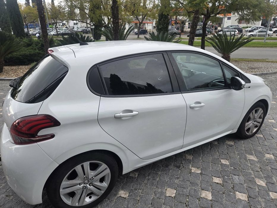 Peugeot 208 — fotografia 5