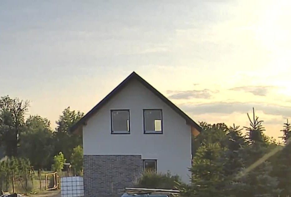 Sprzedam domek stan surowy zamknięty.