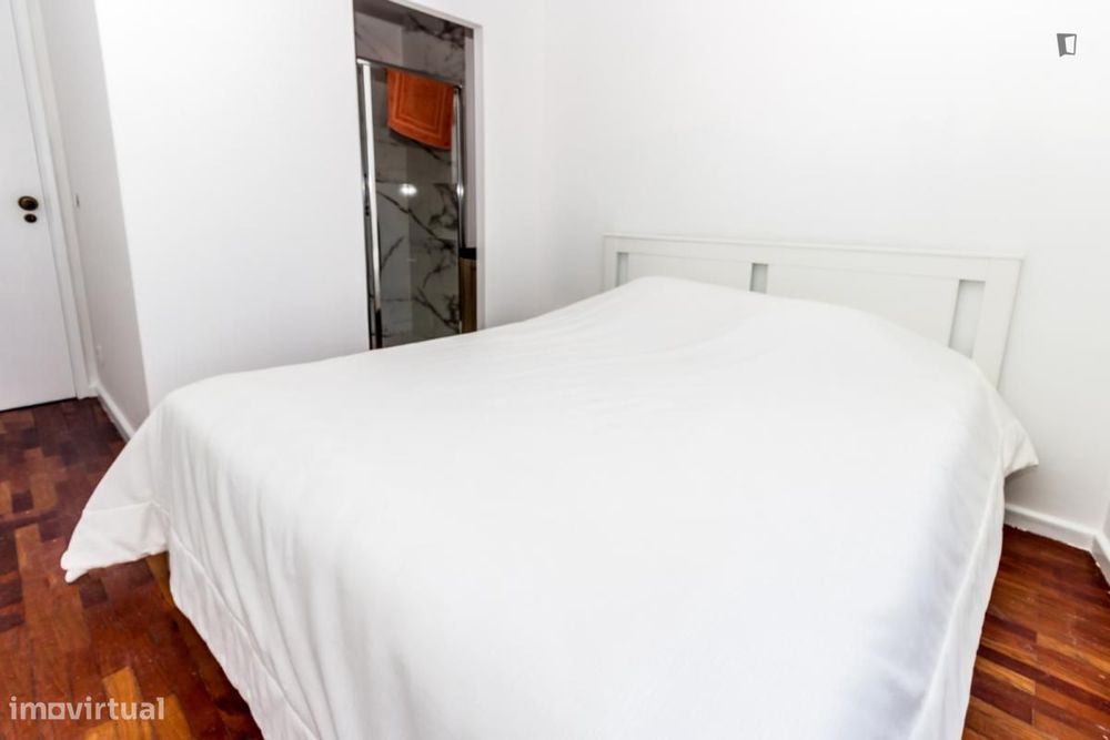Quarto - localizado em Póvoa de Varzim Porto