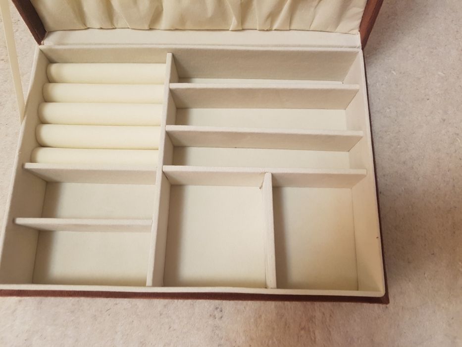 Szkatułka kasetka na biżuterię