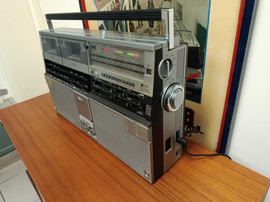 Radiomagnetofon dwukasetowy Sharp GF-555 Boombox z lat 80