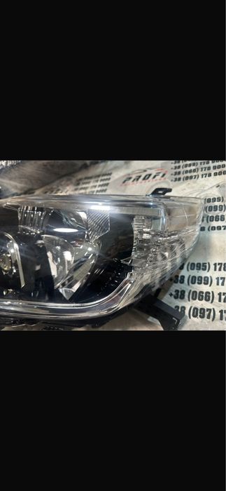 Ліва фара Toyota Land Cruiser Prado 150 (2009–2016 рр.)