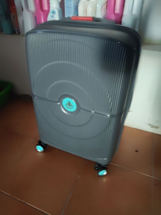 Mala de viagem cinza escuro nova, por estrear.r