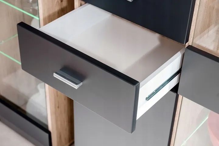 Mebloscianka dąb san remo/grafit -fronty mdf grafit mat -nowa