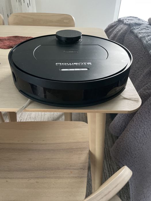 Aspirador robo a trabalhar