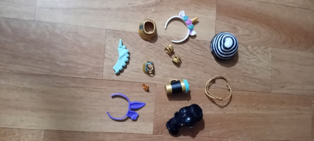 Bonecas LOL + Acessórios