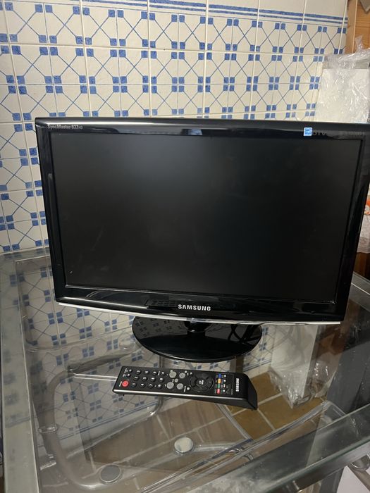 Samsung Monitor LCD Com sintonizador de TV - 19"