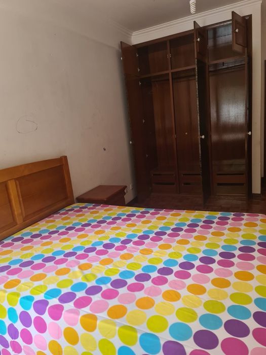 Tenho quartos pra alugar