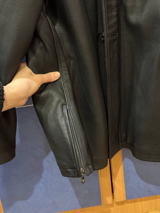 Чоловіча шкіряна куртка