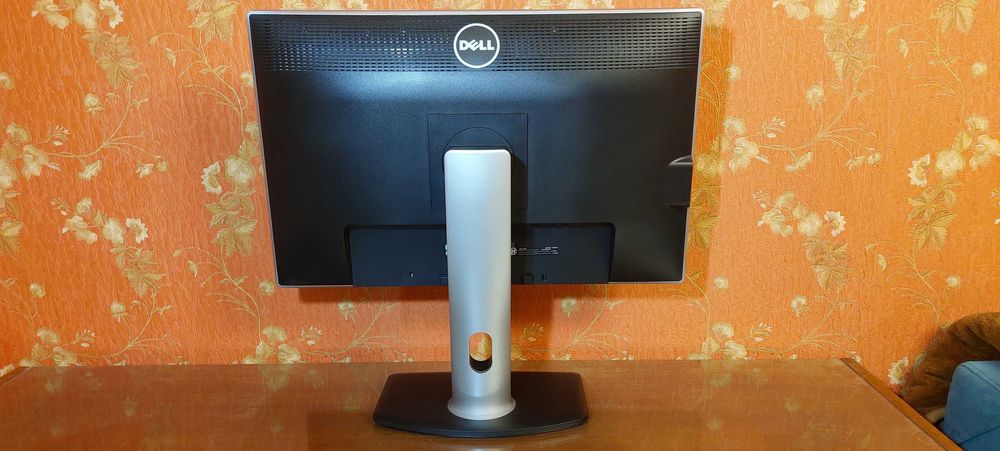 Монитор 24" Dell U2412M Silver, 1920х1200, 16:10, IPS, WLED, идеальный