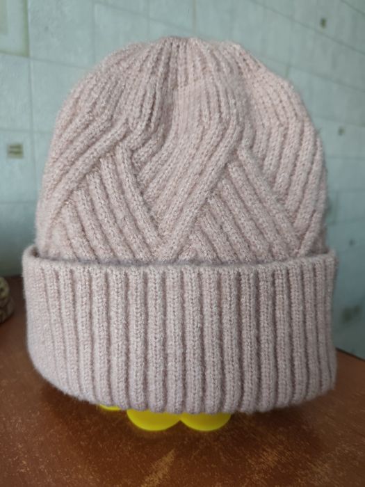 Теплая зимняя шапочка