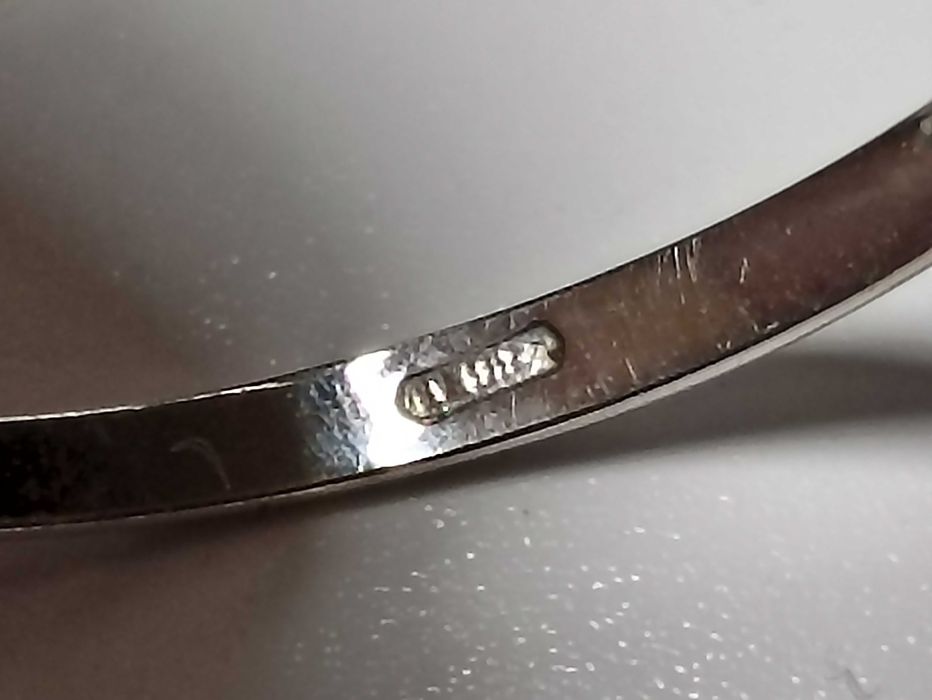 Кольцо 16.5 з брильянтом.біле золото 750 проби.вага 1.01 грамм!Італія.