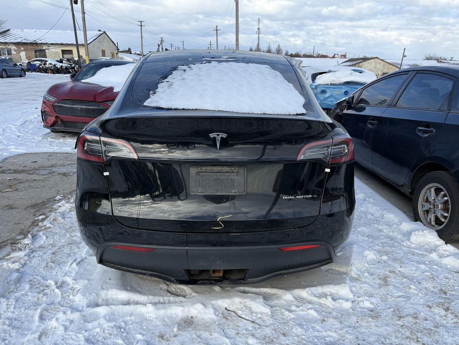 Tesla Y Розборка