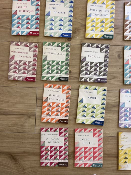 38 livros de bolso da colecção Mosaico