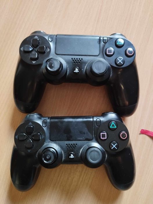 Ps4 + 2 pady + 14 gier