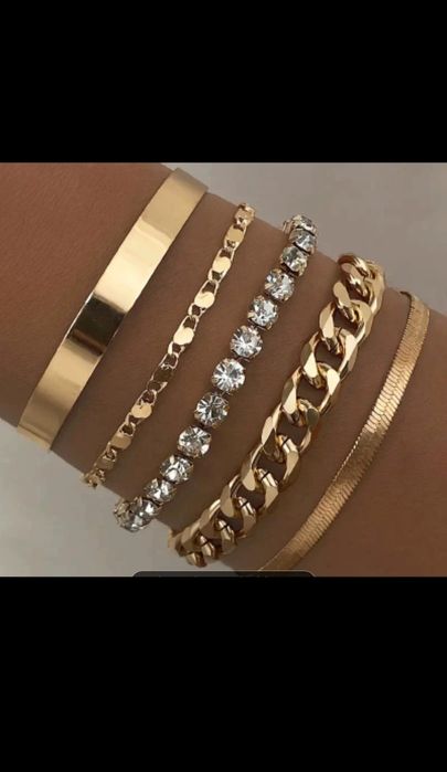 Damskie bransoletki zdobione z kamyczkami złote zdobienia różne wzorki