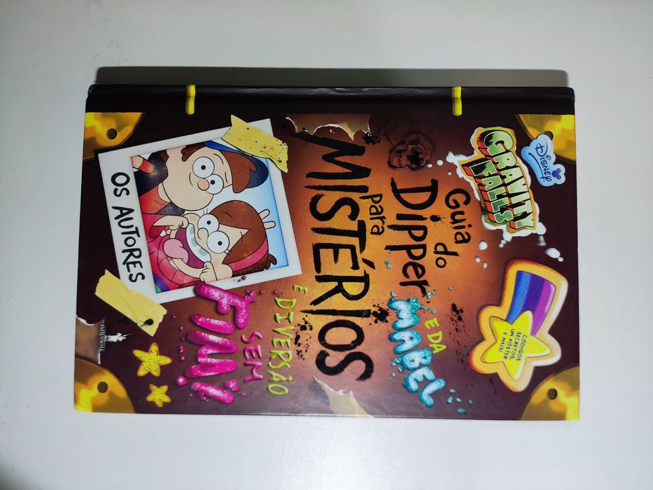 Livro Gravity Falls - Guia do Dipper para Misterios e Diversão sem Fim
