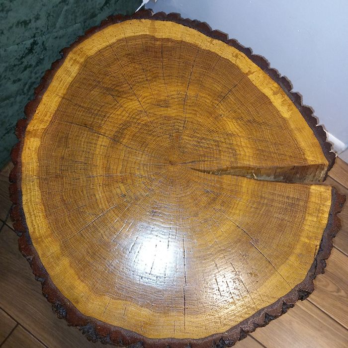 Stolik dębowy lakierowany