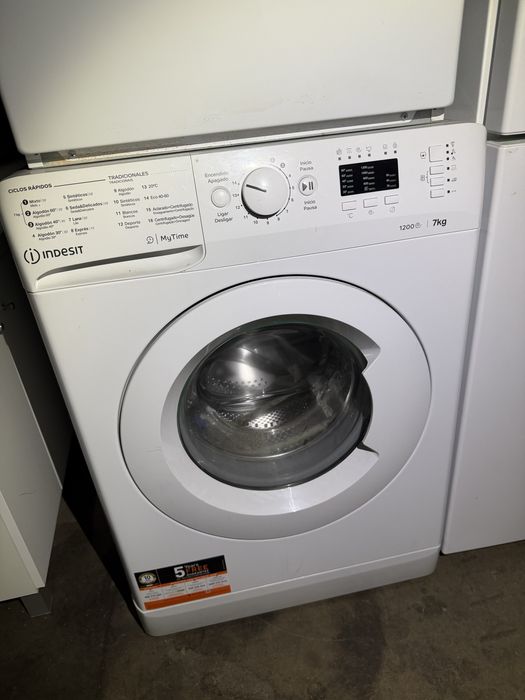 Maquina de lavar roupa Indesit .