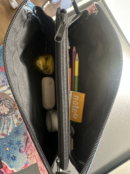 Material escolar Ghuts