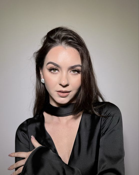 Makijaże/fale/ fale objętościowe/ Marki/Warszawa