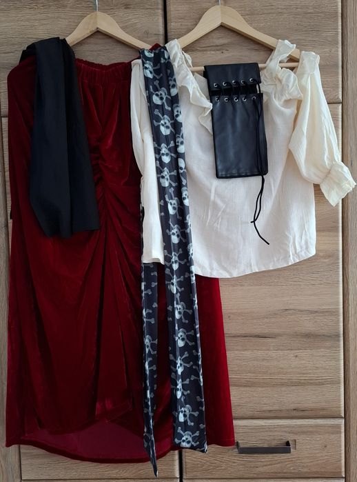 2. Kostium piratki, rozm. L