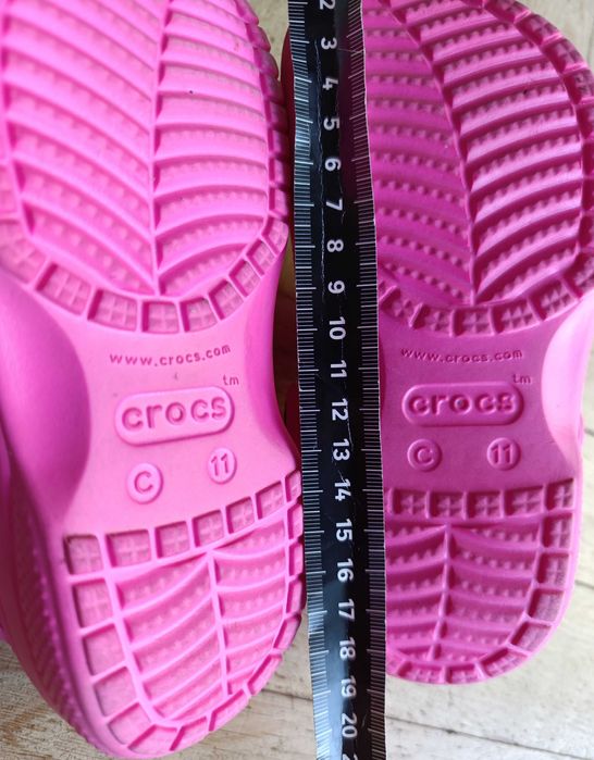 Crocs Oryginalne klapki w kolorze różowym Rozmiar c11