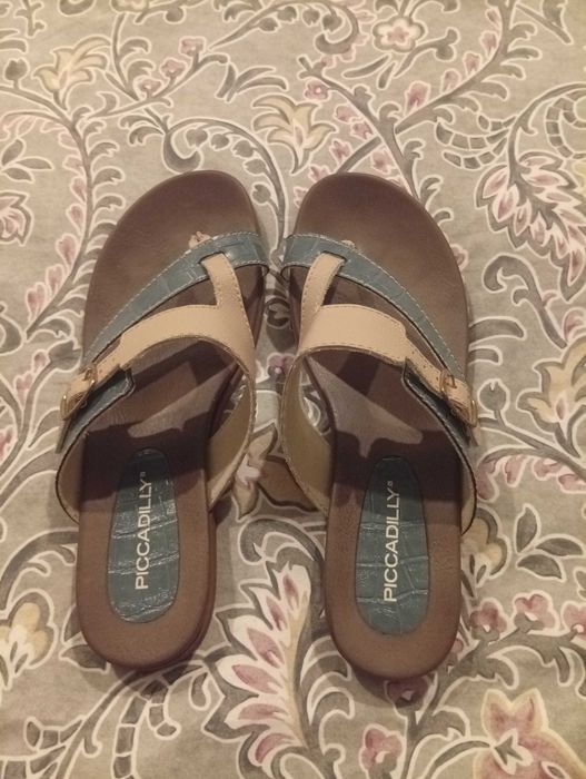 Sandálias elegantes, em azul, beje