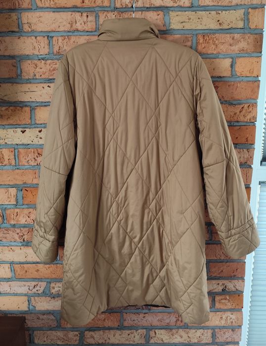 Beżowa długa kurtka