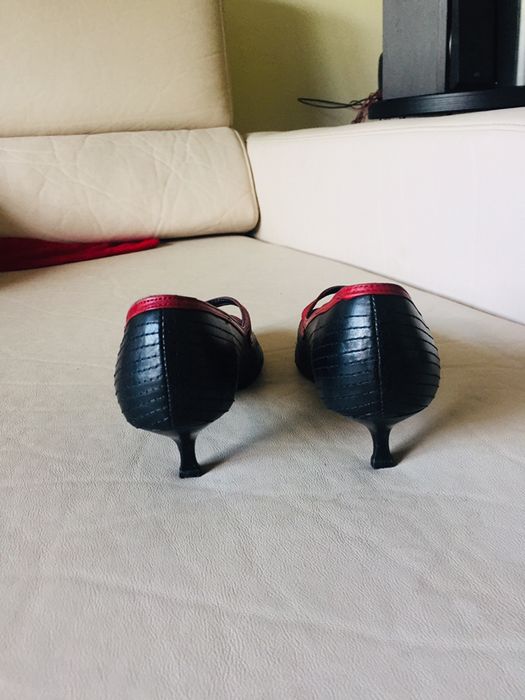 Sapatos 36 em pele ( confortáveis)