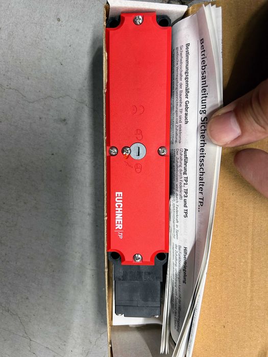 Wyposażenie magazynku serwisowego do naprawy maszyn CNC i innych