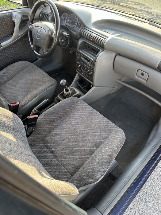 Opel Astra F 1.4 - Para Peças