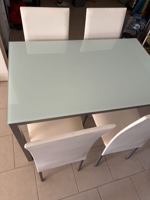 Mesa cozinha e 4 cadeiras 110x70x76