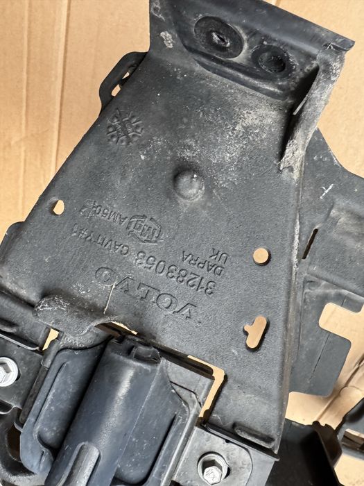 Pas przedni wzmocnienie volvo v60,s60  31283,053