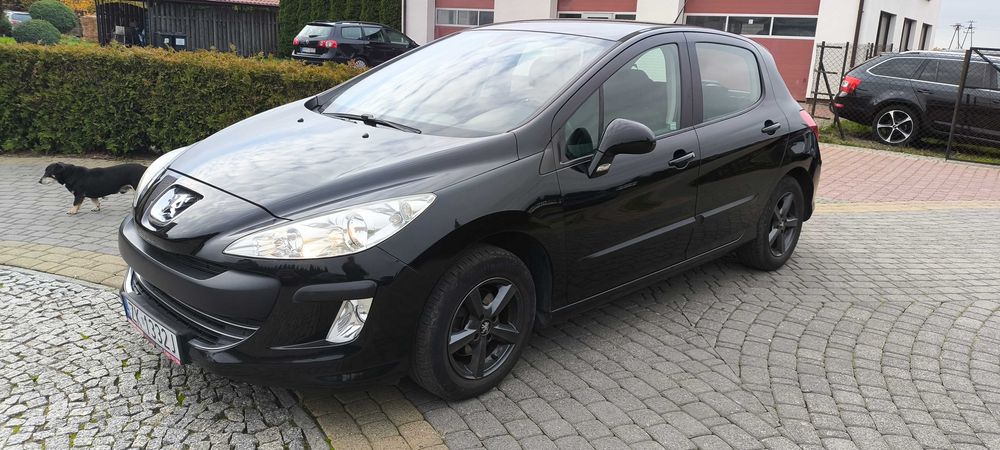 Peugeot 308 salonowy od nowości w Polsce plus koła zimowe