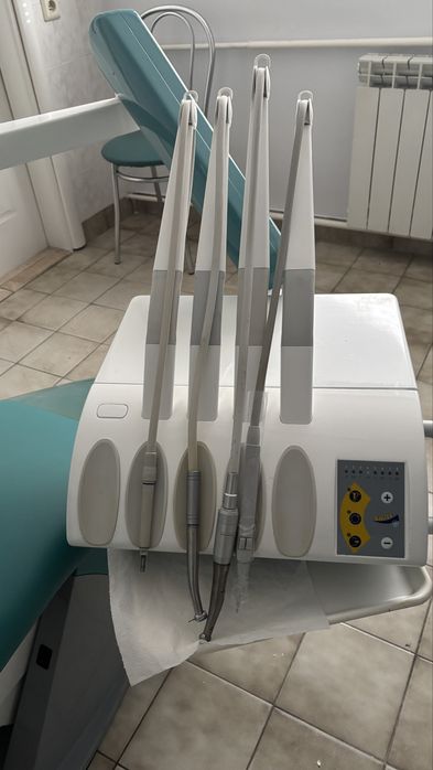 Sprawny unit dentystyczny z silnikiem
